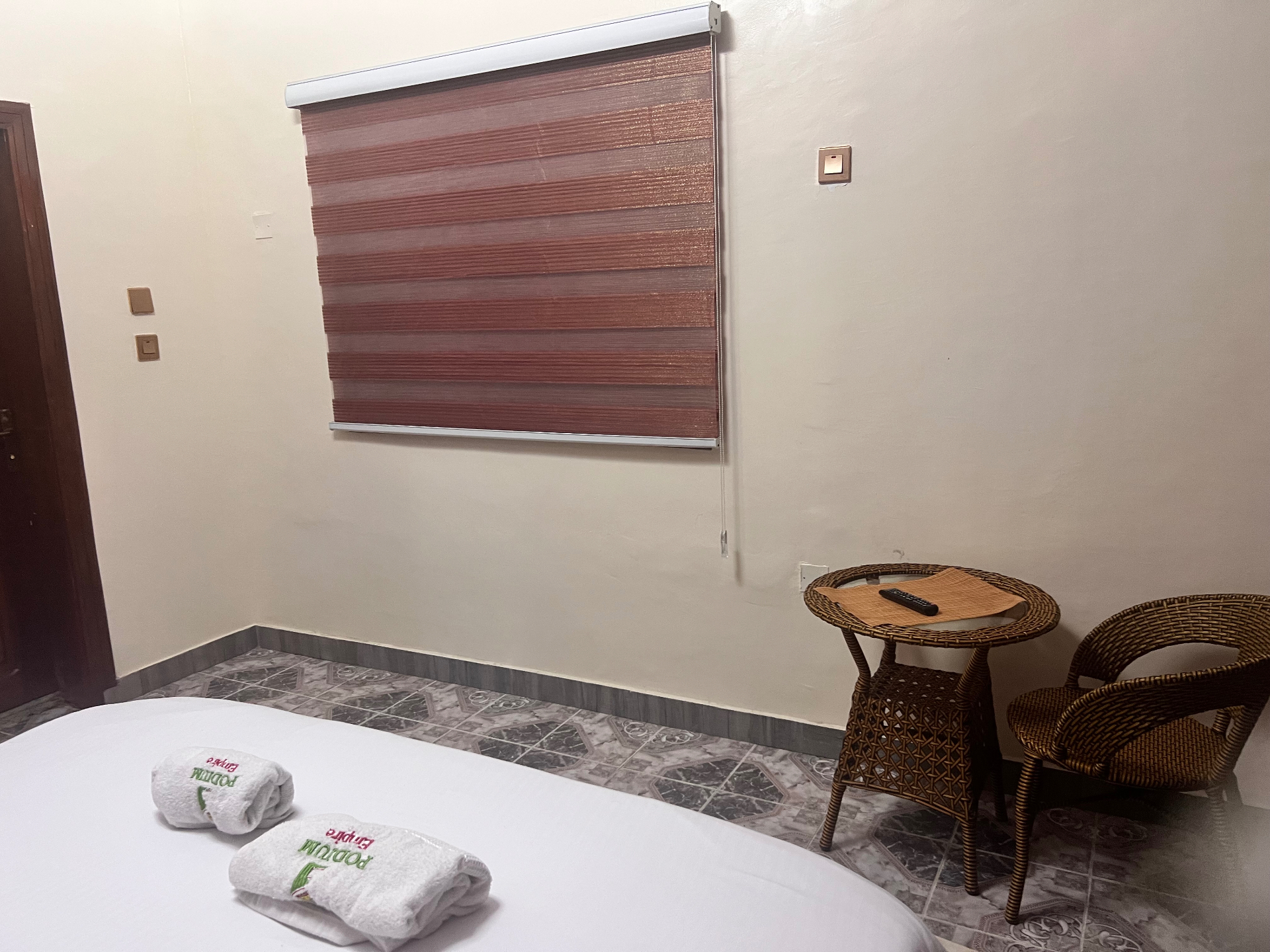 Agbeke (3) seating corner
