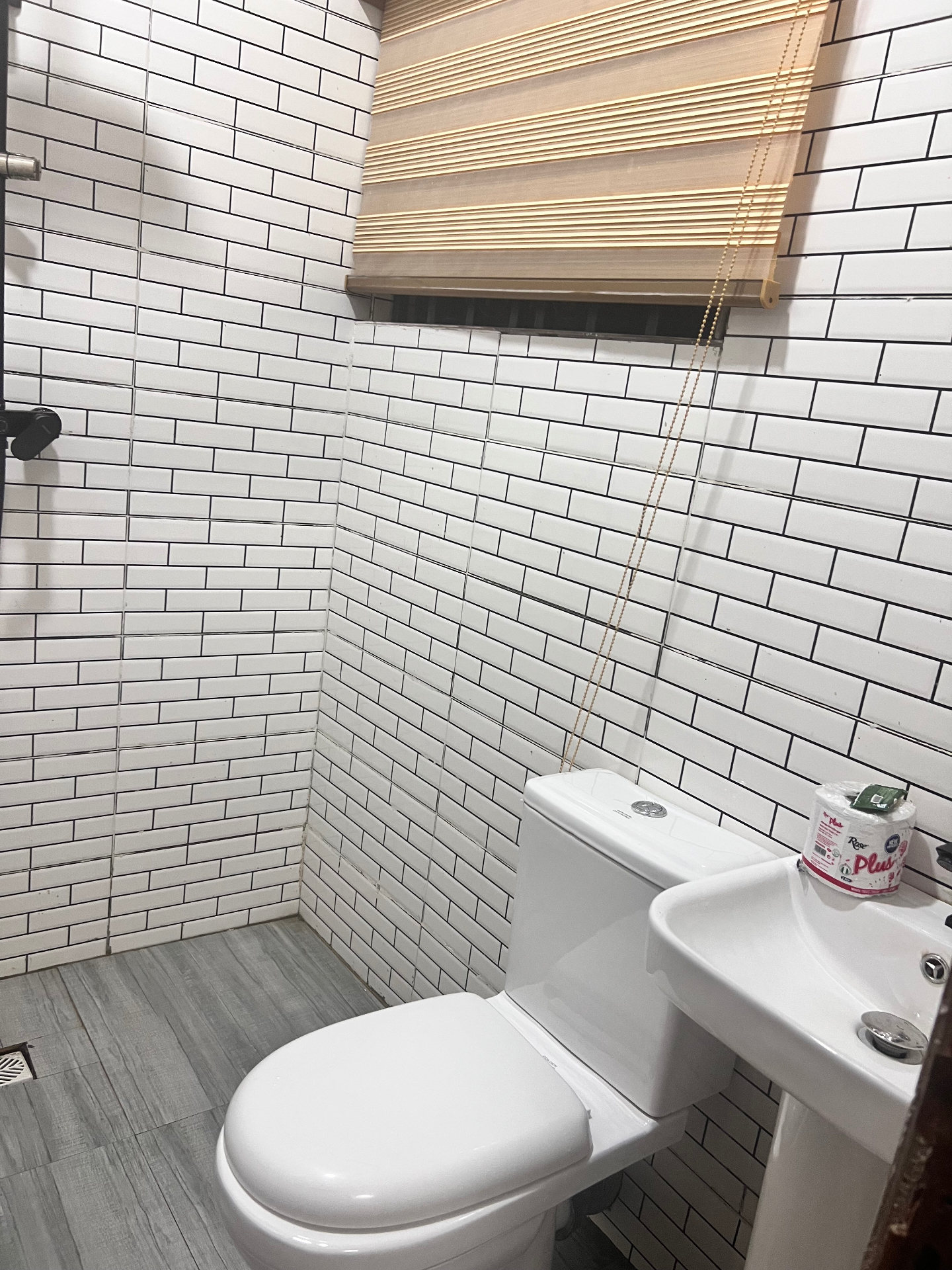 Agbeke (3) bathroom